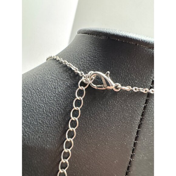 Green Teardrop Pendant Necklace & Earrings Set With Rhinestones - Picture 6 of 10